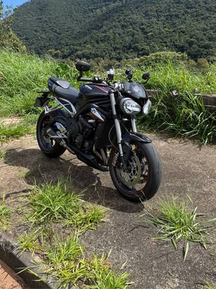 TRIUMPH STREET TRIPLE 765 RS 